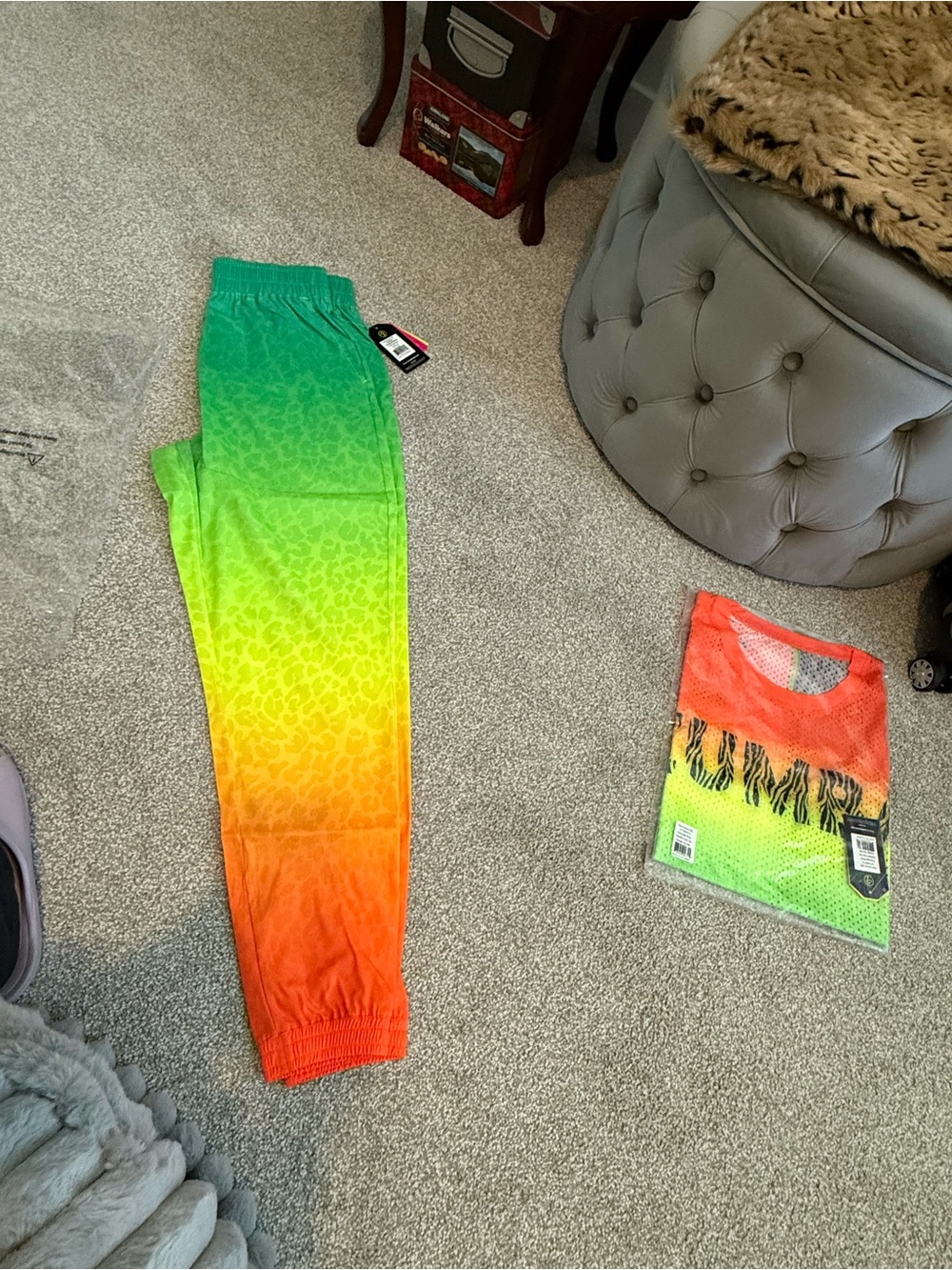 NWT Zumba Wear Jogger and Top Set for Women Neon Ombre  Green Yellow Orange